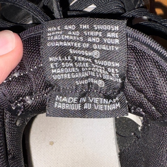 Nike Classic Black and White Blazers Athletic Shoes - Picture 3 of 7